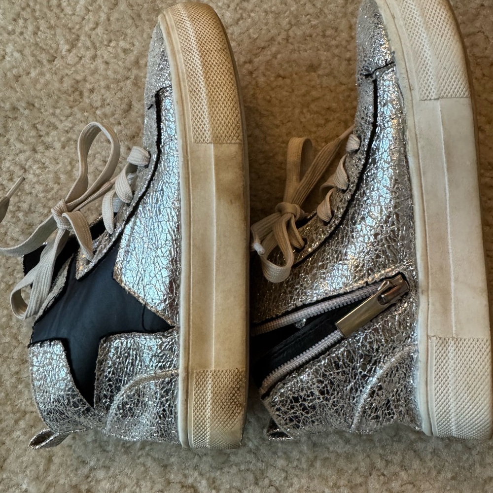 Kids Silver and Black High-Top Sneakers size 13 - Picture 8 of 8